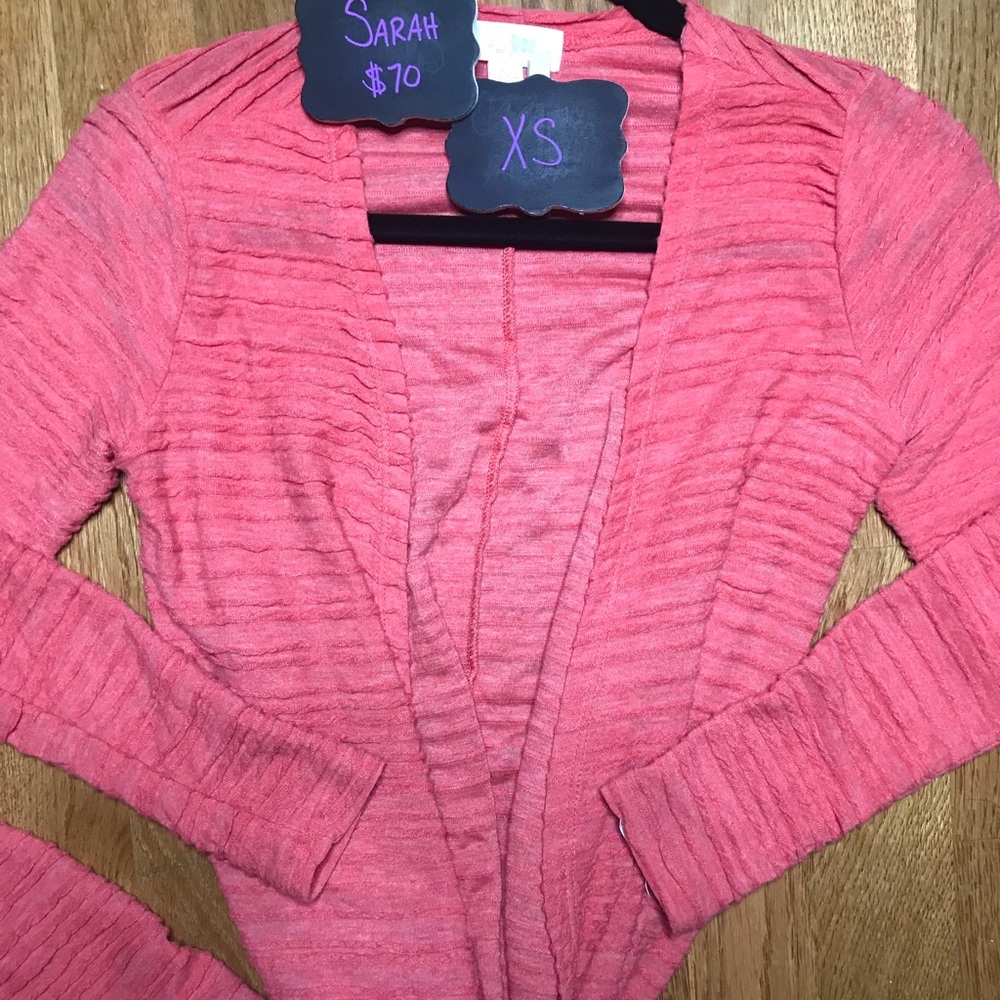 XS pintucked Lularoe Sarah
